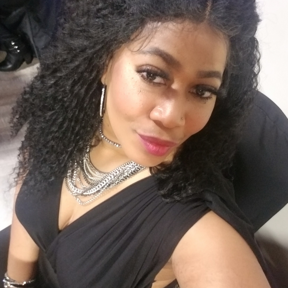 Meet your Posher, Lucretia